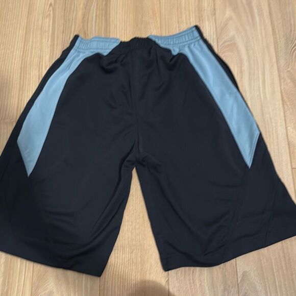 Under armor boys black athletic gym shorts size youth medium - Picture 7 of 7